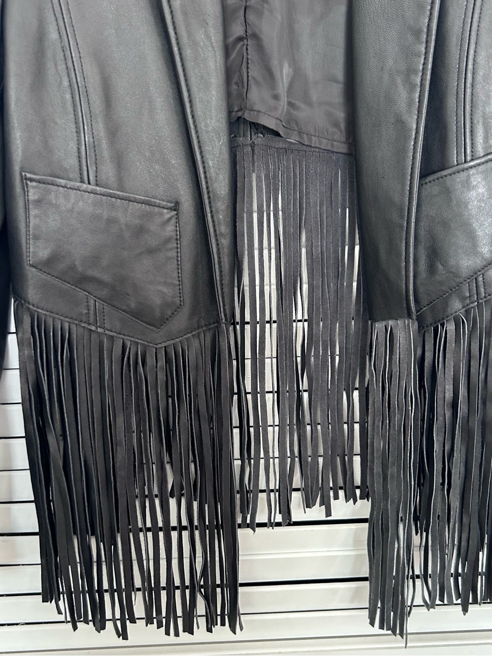 🖤MAKE OFFER🖤 Cusp Neiman Marcus Black Fringe Leather Boho Crop Fest Jacket MED - Picture 7 of 8